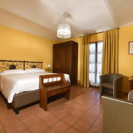 Amalia Cascina In Langa Landhaus Monforte dʼAlba
